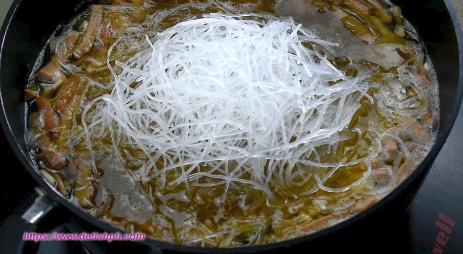 chicken sotanghon soup